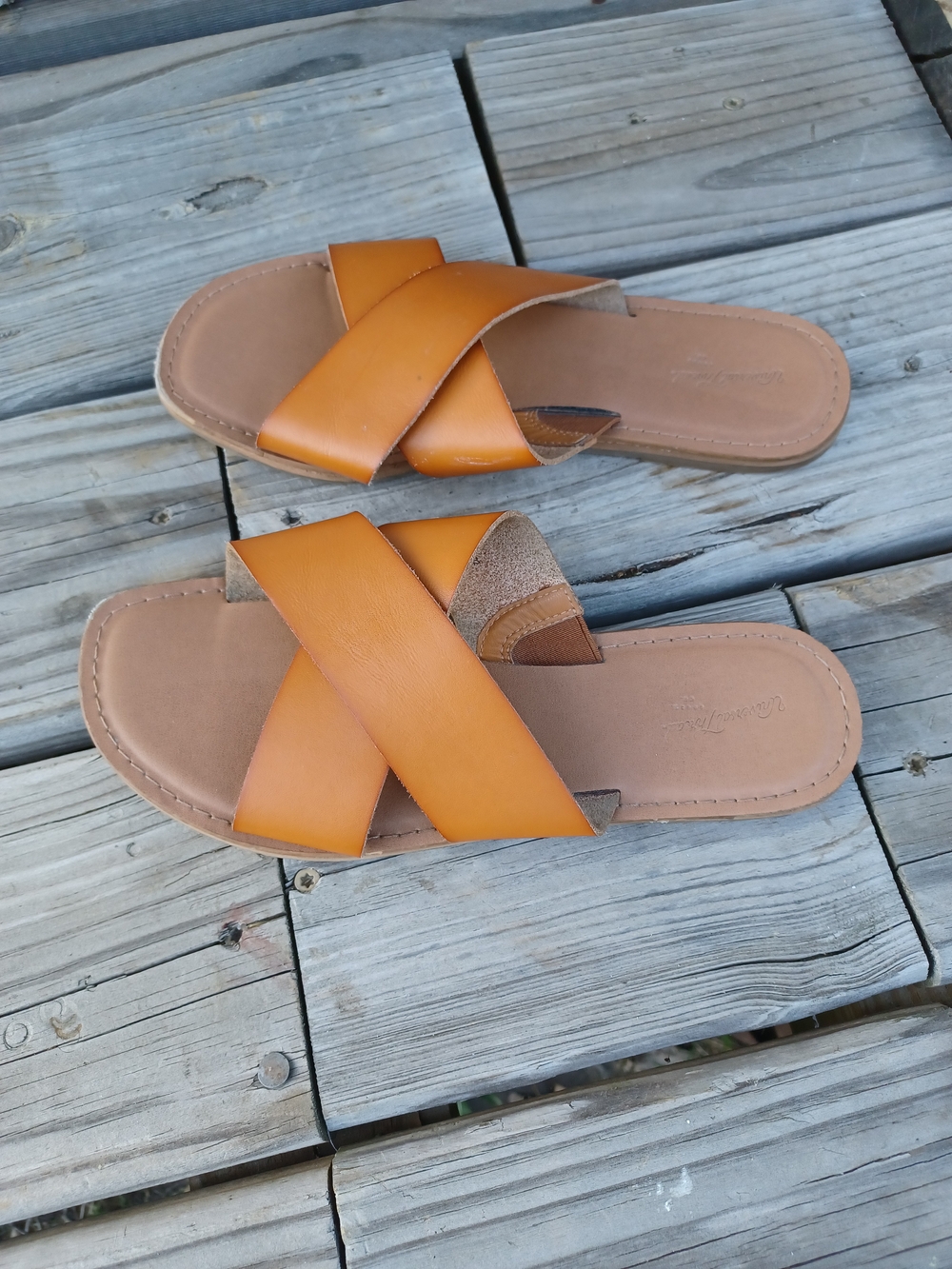 Universal Thread Tan Crisscross Slide Sandals 7.